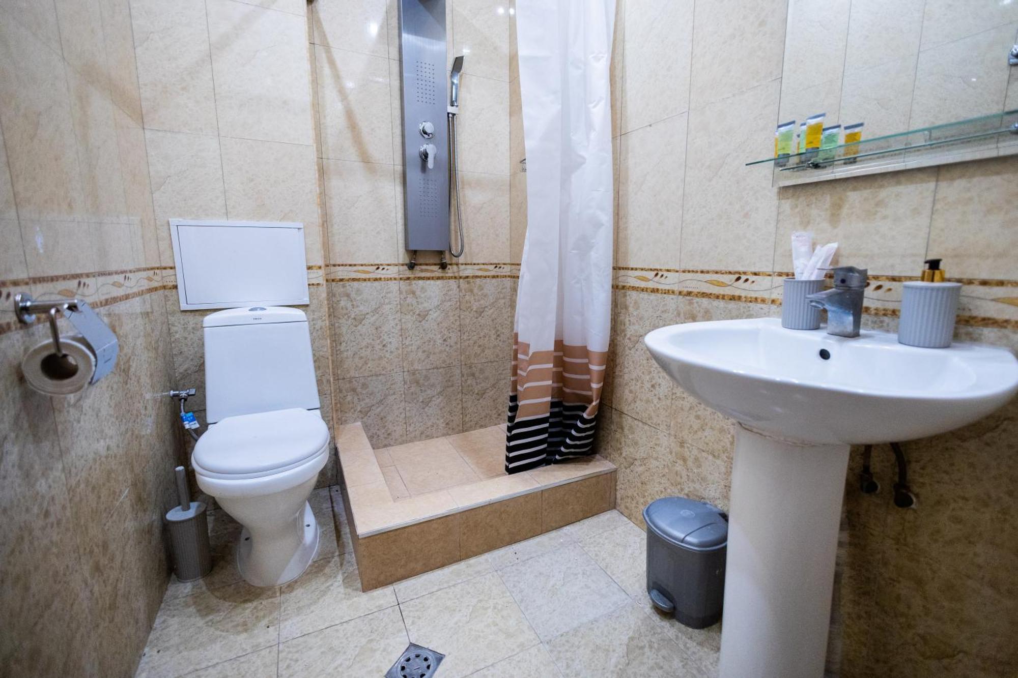 Yan Hotel エレバン エクステリア 写真