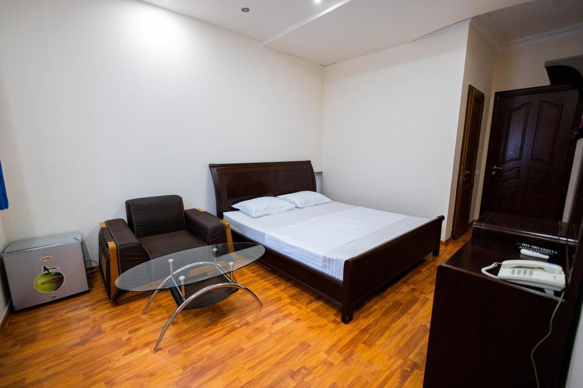 Yan Hotel エレバン エクステリア 写真