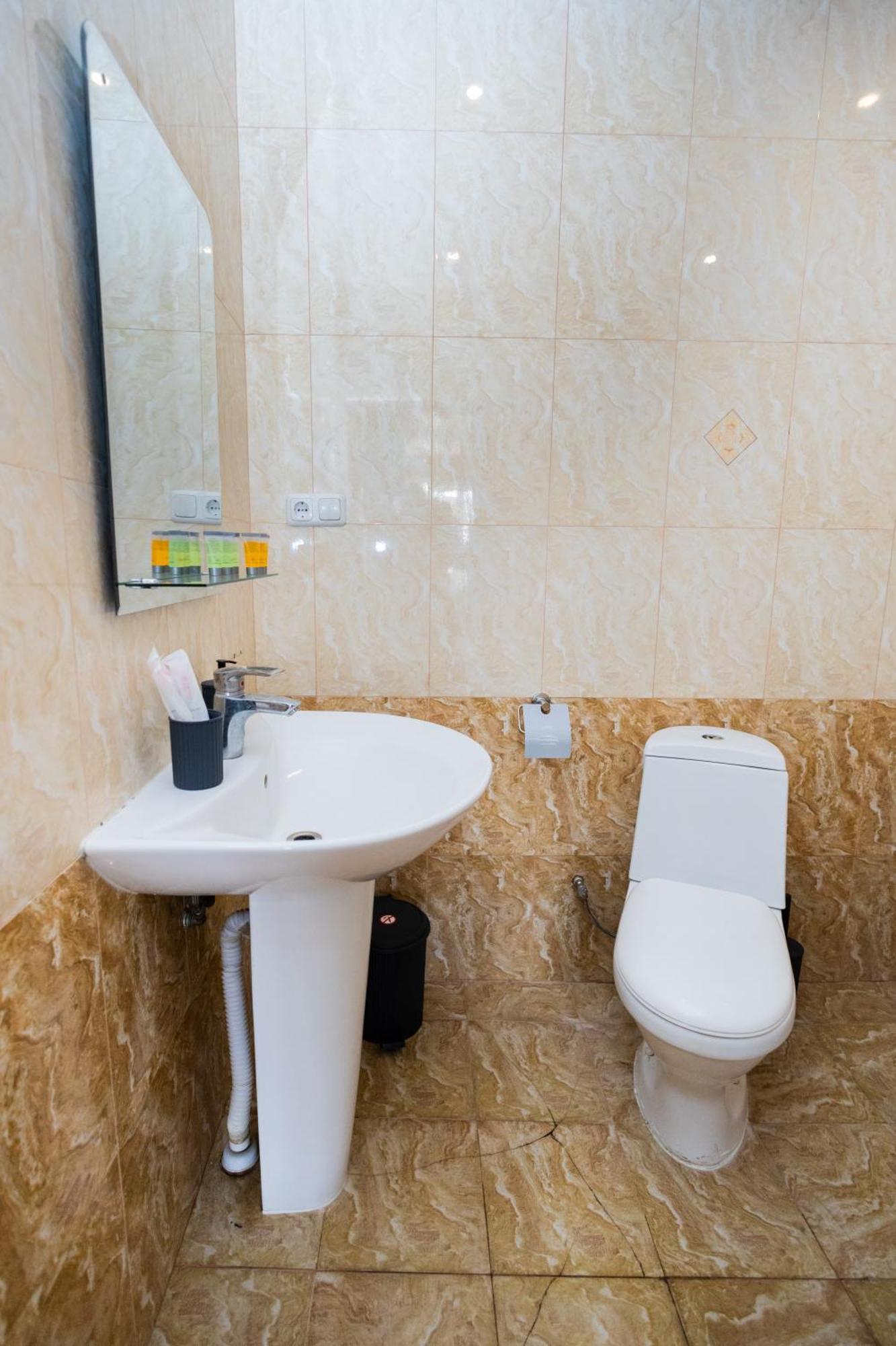 Yan Hotel エレバン エクステリア 写真