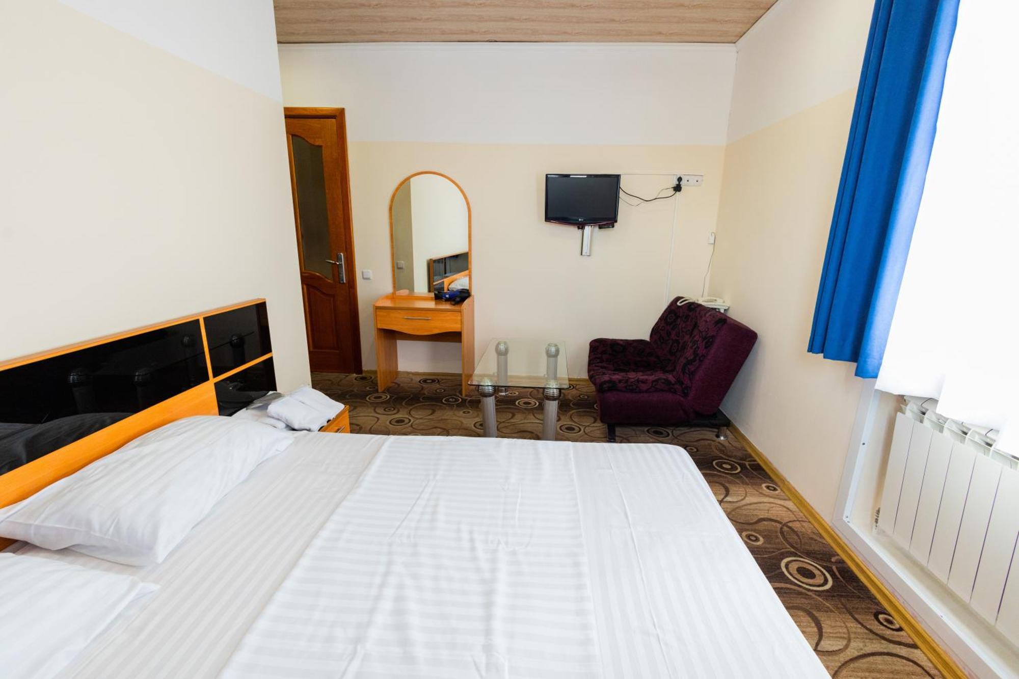 Yan Hotel エレバン エクステリア 写真